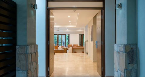 Sea Temple Port Douglas 3 Bedroom Luxury Villa - Accommodation Broome 5