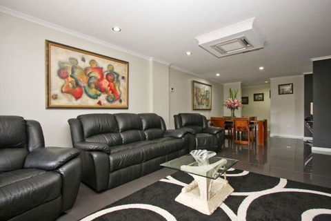 Nautilos On The Harbour - Accommodation Broome 3