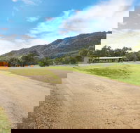 Feathertop Views and Dorm - Accommodation Broome