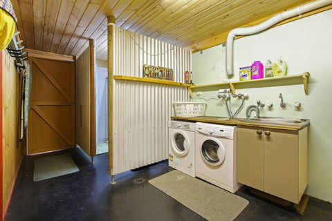 Feathertop Views And Dorm - Accommodation Broome 4