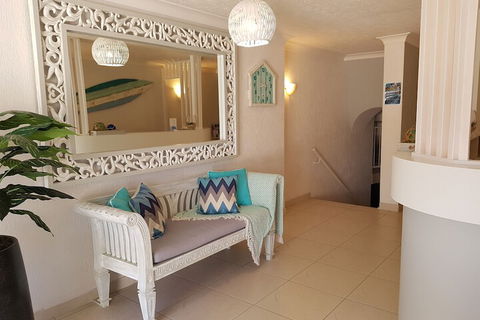 Surfers Chalet - Accommodation Broome 1