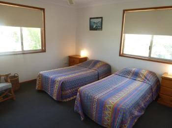 Sails Beach House Apartments Pottsville Beach - Accommodation Broome 2