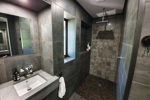 Under The Vines - Accommodation Broome 4