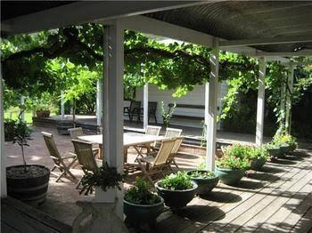 Avoca House & Cottage Accommodation - Accommodation Broome 0