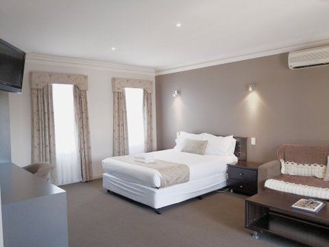 Seymours On Lydiard - Accommodation Broome 3