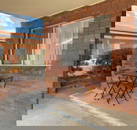 Peter Allen Motor Inn