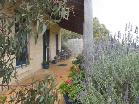 Dees Villa Bed & Breakfast - Accommodation Broome 1