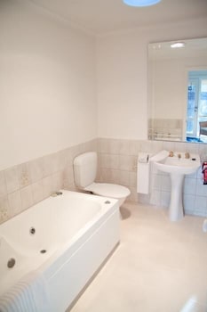 Yarra Glen Racecourse Apartments - Accommodation Broome 2