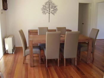 Yarra Glen Racecourse Apartments - Accommodation Broome 3