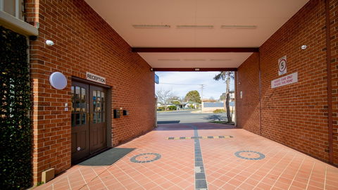 Hamiltonâ€™s Queanbeyan Motel - Accommodation Broome 2
