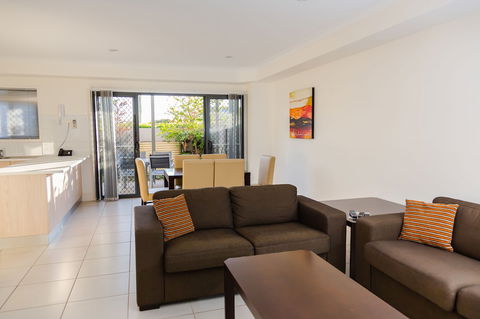 Gladstone Heights Executive Apartments - Accommodation Broome 5