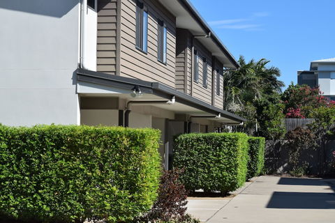 Gladstone Heights Executive Apartments - Accommodation Broome 4
