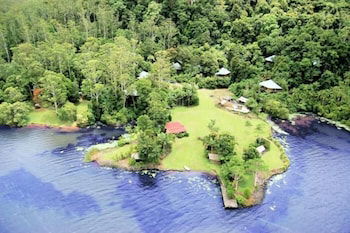 Secrets On The Lake - Accommodation Broome 2