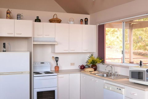 Bundle Hill Cottages - Accommodation Broome 5