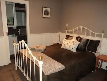 Forest Lodge Chalets - Accommodation Broome 0