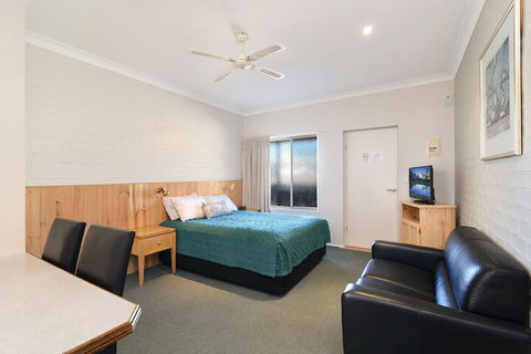 Catalina Motel Lake Macquarie - Accommodation Broome 3