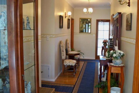 Johnstones On Oxley Bed & Breakfast - Accommodation Broome 3