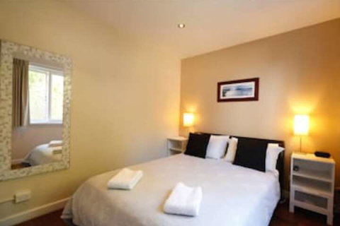 Waikiki Beach Bed & Breakfast - Accommodation Broome 7