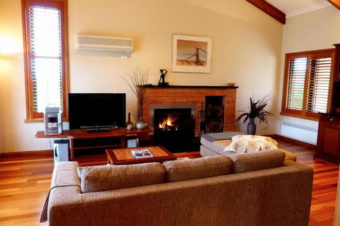 Meringa Springs - Accommodation Broome 3