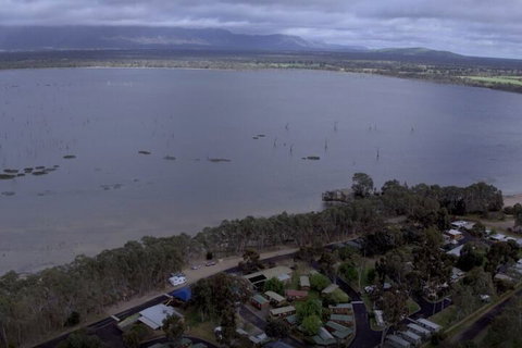 Lake Fyans Holiday Park - Accommodation Broome 1