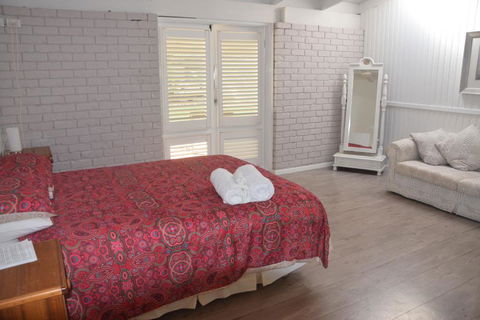 McCarthy Lake House - Accommodation Broome 3