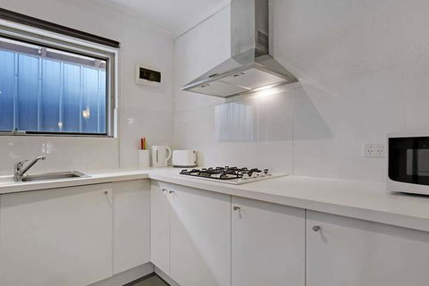 Adelaide Holiday Homes - Accommodation Broome 6