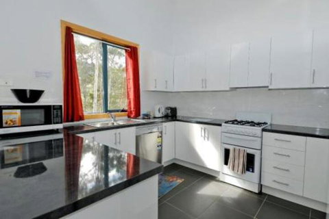 Hill Top Retreat - Accommodation Broome 0