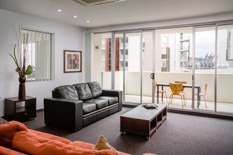 Honeysuckle Executive Suites - Accommodation Broome 3