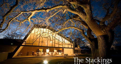 Peppermint Bay - Bar, Dining And Terrace - Accommodation Broome 8