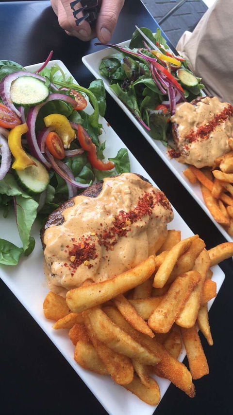 Red Chilli Burger Bar - Accommodation Broome 0