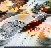 Birds of a Feather - Accommodation Broome