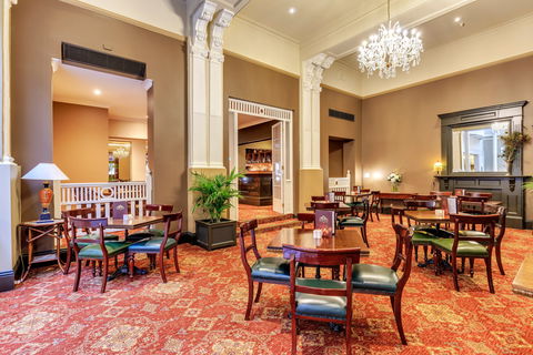 The Orient Bar & Dining Room - Accommodation Broome 2
