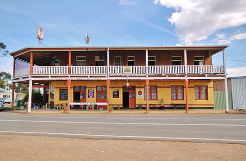 Railway Hotel Bribbaree - Accommodation Broome 1
