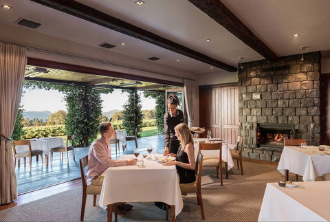 The Peak Restaurant At Spicers Peak Lodge - Accommodation Broome 0