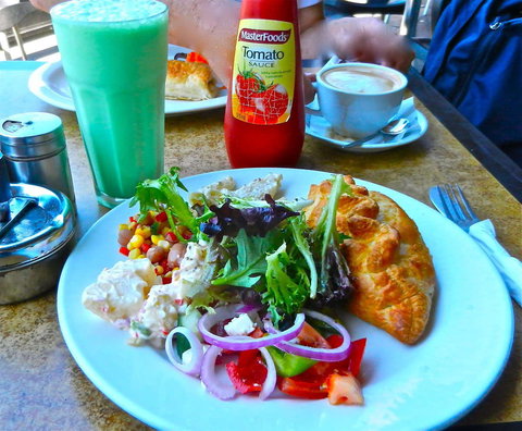 Q Cafe - Accommodation Broome 0
