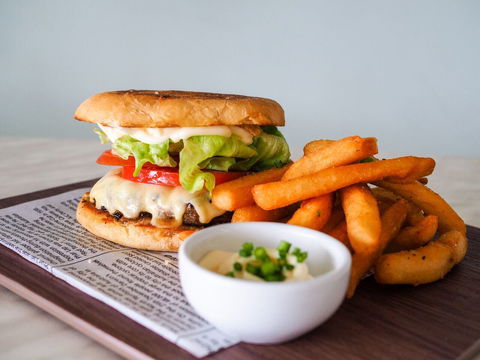 Beachpoint Cafe - Accommodation Broome 0