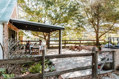 Far Meadow Table - Accommodation Broome 2