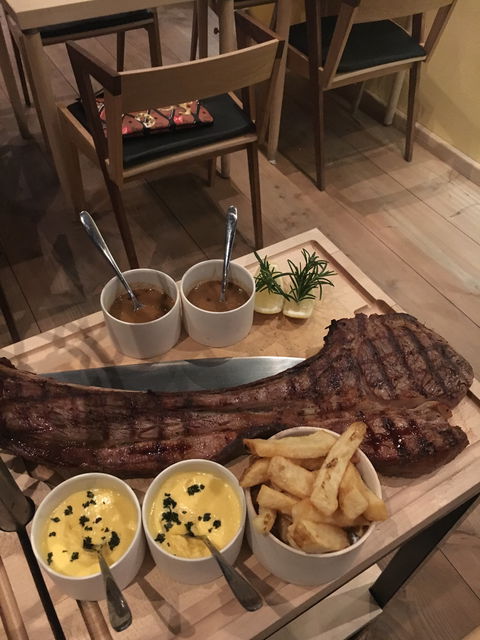 A Hereford Beefstouw - Accommodation Broome 2