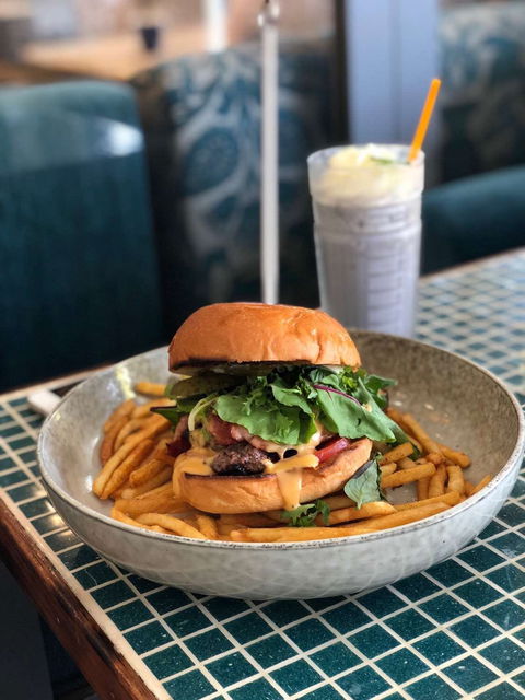 V Lounge - Accommodation Broome 0