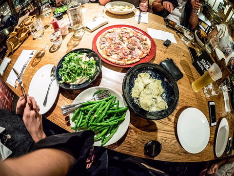 Dennys Kitchen - Accommodation Broome 1