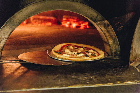 Dennys Kitchen - Accommodation Broome 2