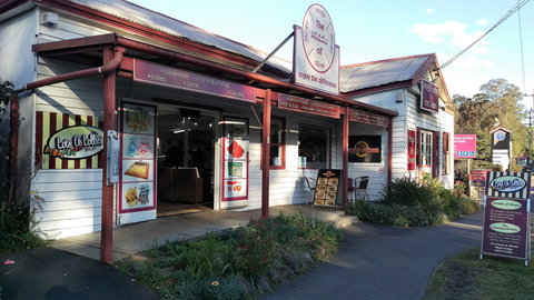 Mogo Fudge And Ice Cream /  Courtyard Cafe / Lots Of Lollies Mogo - Accommodation Broome 0