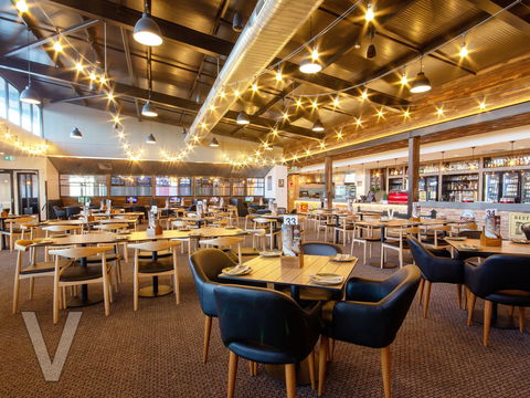 V Hotel - Accommodation Broome 1