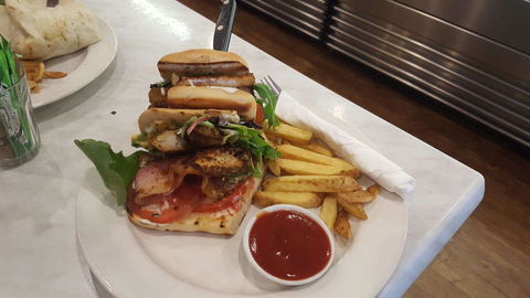 Delicious Fingers Burgers And Cafe - Accommodation Broome 0