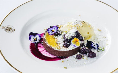 SJ's Brasserie - Accommodation Broome 10