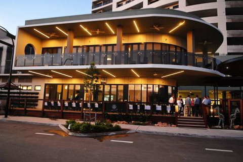 Q Bar & Brasserie On The Avenue - Accommodation Broome 1