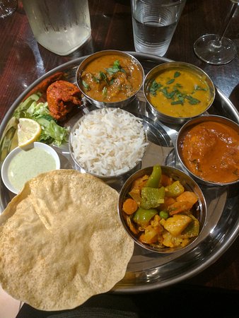 Olive Green Kitchen - Accommodation Broome 0