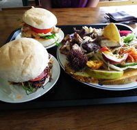 Big Barramundi BBQ Garden - Accommodation Broome