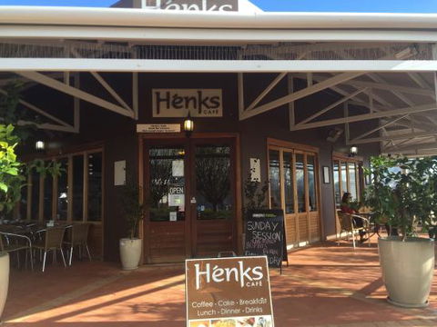 Henk's Cafe - Accommodation Broome 0