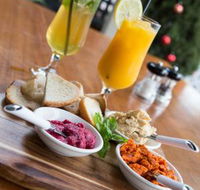 2 Cuz Cafe - Accommodation Broome